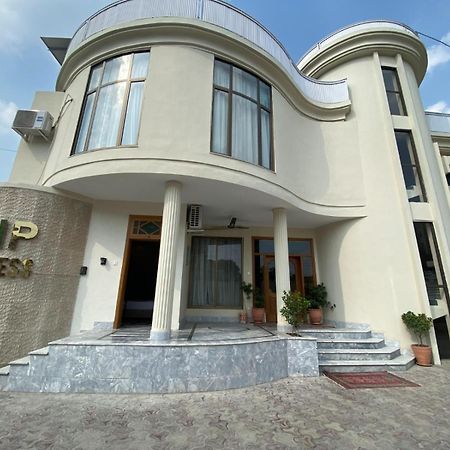 Hotel Vip Express Péšávar Exteriér fotografie
