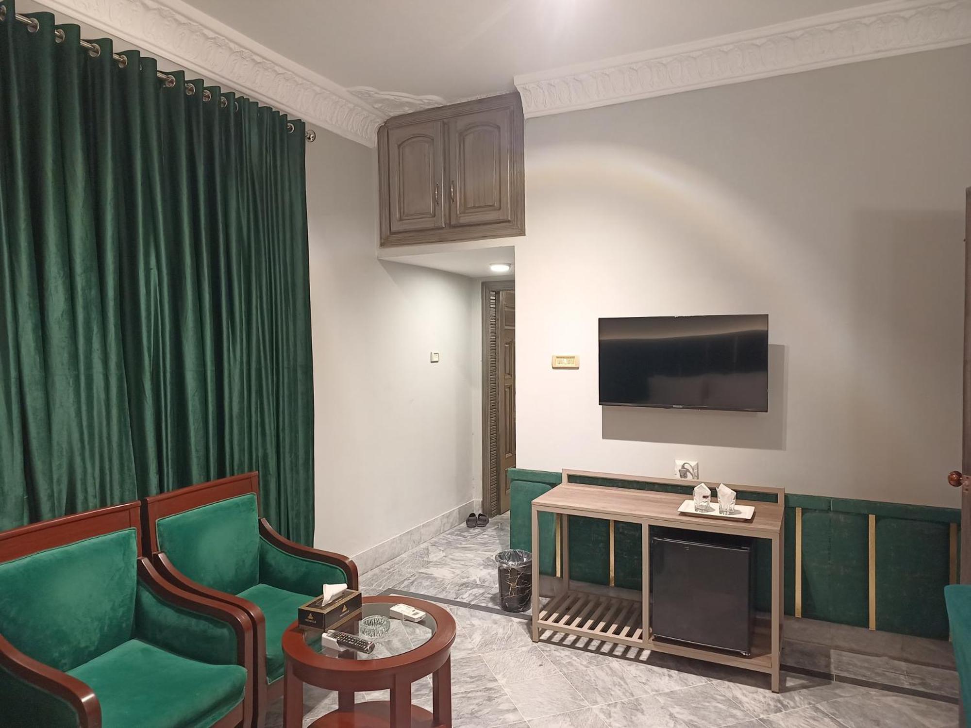 Hotel Vip Express Péšávar Exteriér fotografie