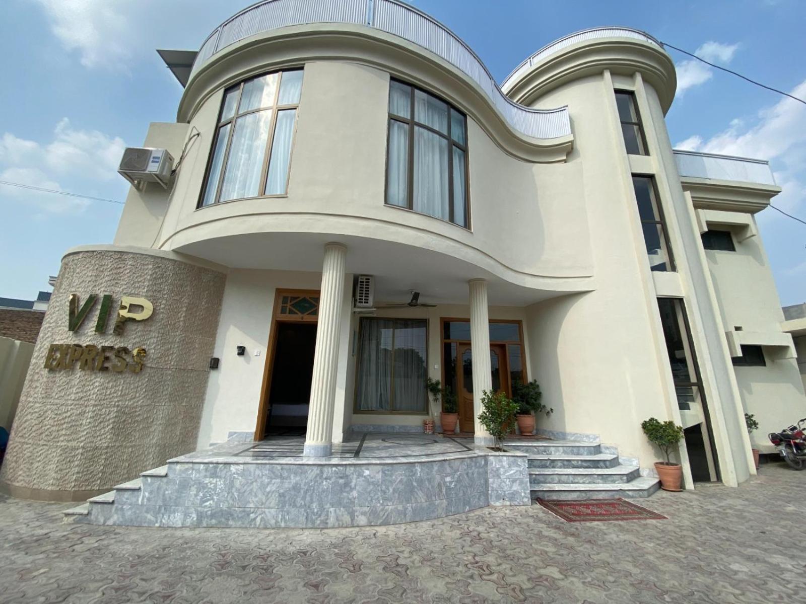 Hotel Vip Express Péšávar Exteriér fotografie